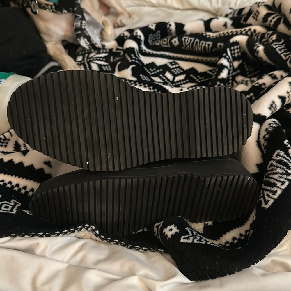 Steve Madden Boots. Only Used Once. Size 7 Withou… - image 3